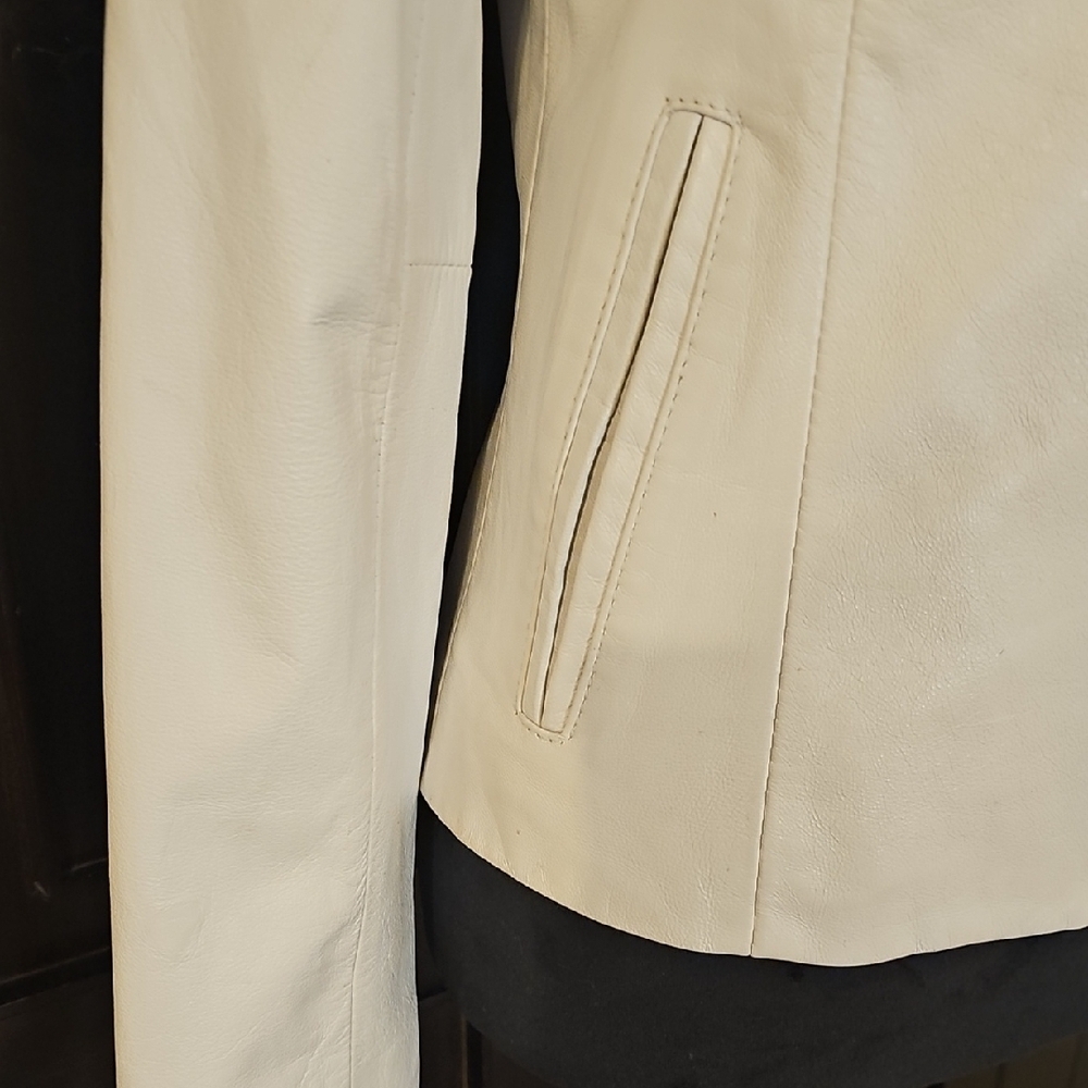 Women's White Italian Leather Jacket - Picture 5 of 17